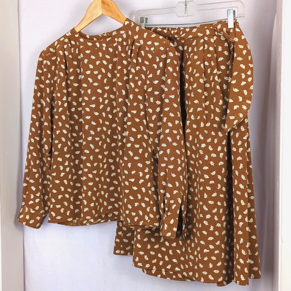Vintage Brown and White Floral Two-Piece Skirt Set
